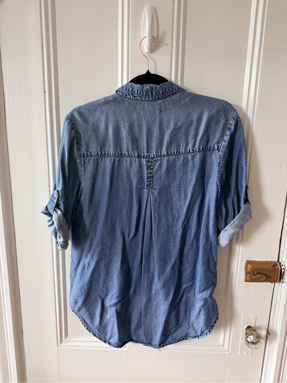 cloth & stone Light Blue Dotted Chambray Button-Front Shirt - Picture 2 of 2